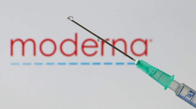 As COVID vaccine patent dispute drags on, Moderna forks over $400M to NIH