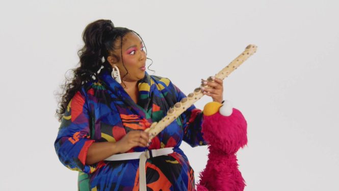 Lizzo Plays a ‘Sesame Street’ Flute Made Out of Cookies for Elmo …  Before You Know Who Eats It