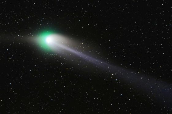 See the green comet near Mars in the night sky this week