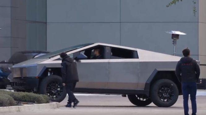 Tesla Cybertruck’s adjustable suspension is like a Skyjack