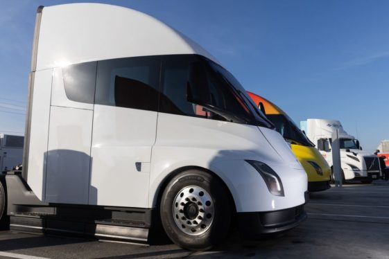 Tesla Semi skepticism lingers months after Musk’s first delivery