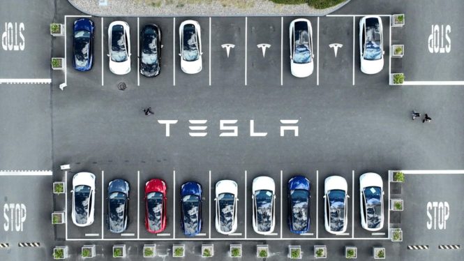 Tesla’s Autopilot Workers Tell Elon They Want to Unionize