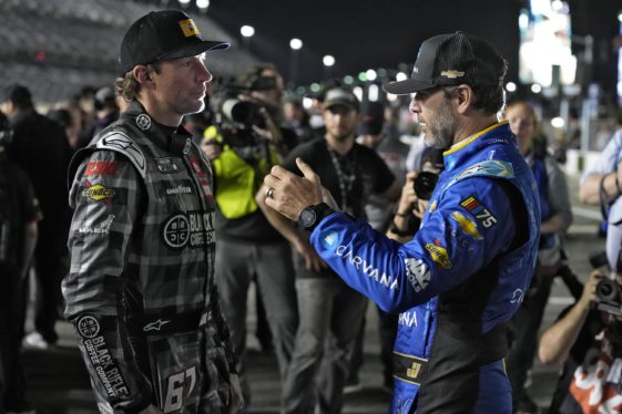 Travis Pastrana seeks new thrills, Jimmie Johnson reclaims old ones at Daytona 500