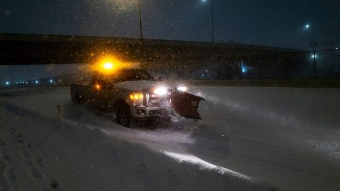 U.S. Winter Storm Halts Travel and Knocks Out Power for Almost 900,000