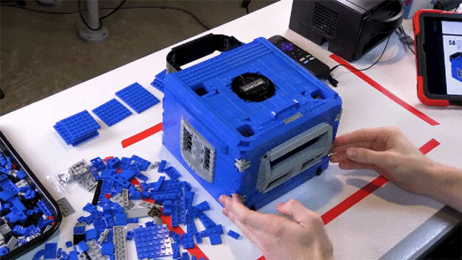 A Real GameCube Died So That This Lego GameCube Could Actually Play Games
