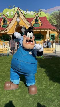 Disneyland’s New Toontown Welcomes Families and Kids at Heart