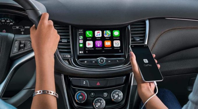 GM plans to phase out Apple CarPlay for EVs, go all-in on Android integration