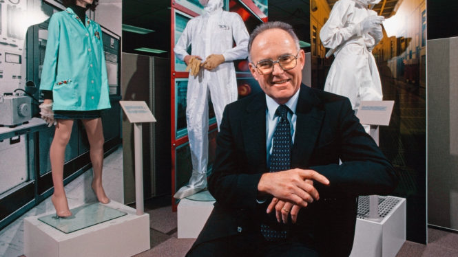 Gordon E. Moore, the Intel Co-Founder Behind Moore’s Law, Dies at 94