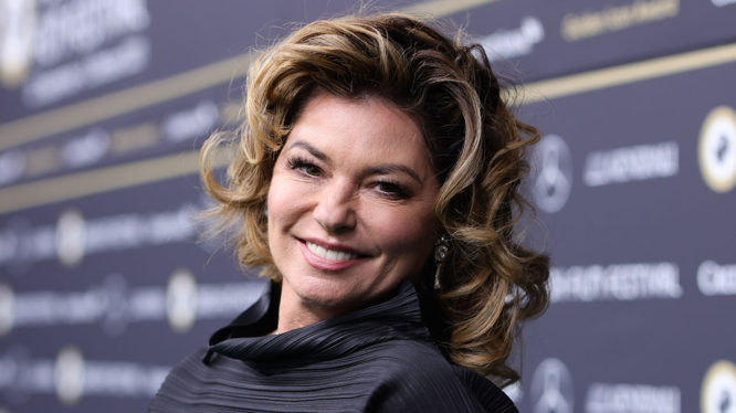 No, Shania Twain Still Has Not Met Brad Pitt: ‘I Think He’s Avoiding Me’