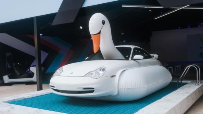 Porsche 996 “Swan Car” is fanciful fun at SXSW