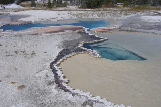 This Yellowstone hot spring’s rhythmic thump makes it a geo-thermometer