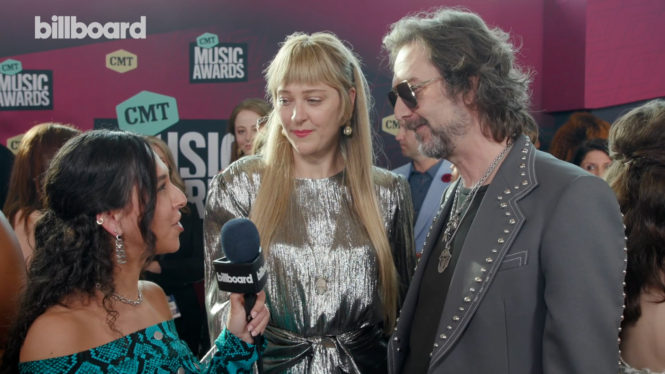 Chris Robinson of The Black Crowes Talks Collaborating with Darius Rucker, The Influence Rock N’ Roll Has on Country Music, & More | CMT Awards 2023