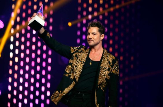 David Bisbal Honored With the Pioneer Award at the 2023 Latin AMAs