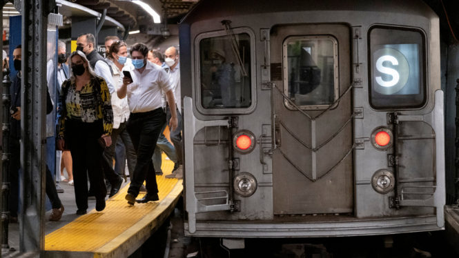 New York’s Transit Agency Quits Sharing Updates on Twitter