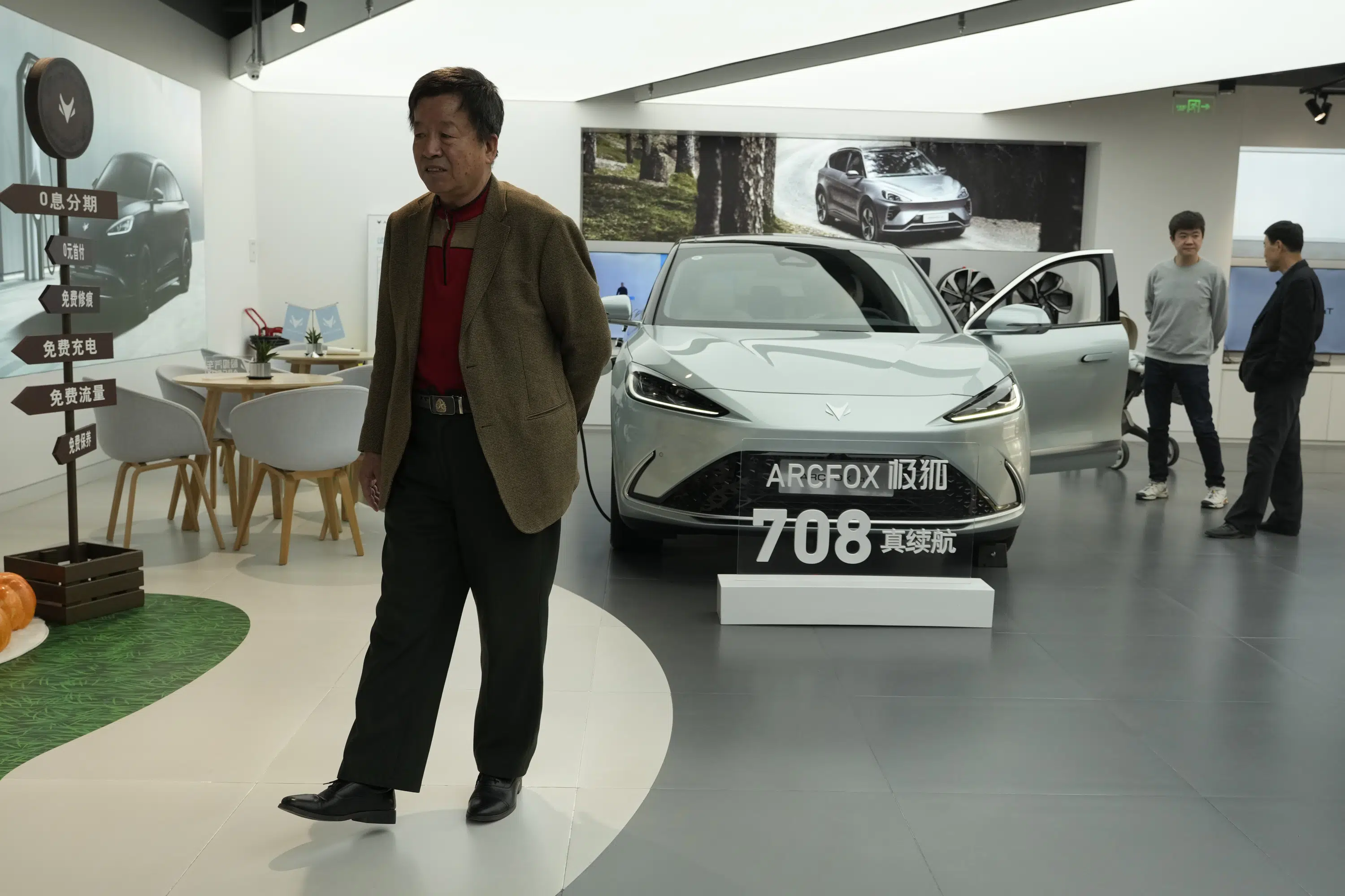 Shanghai Auto Show highlights intense electric car competition in China