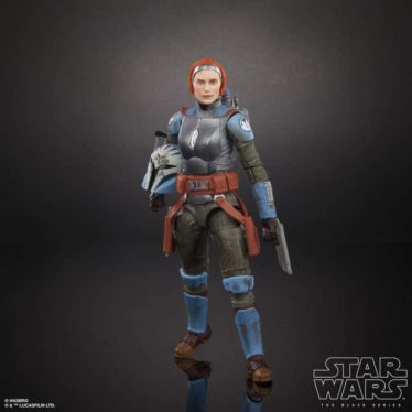Watch Mandalorian’s Katee Sackhoff Play With Some New Star Wars Toys