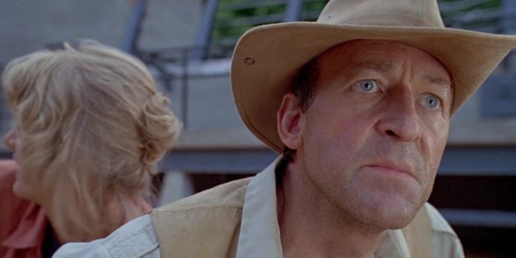 Why Muldoon Died In Jurassic Park (Despite Surviving In The Book)