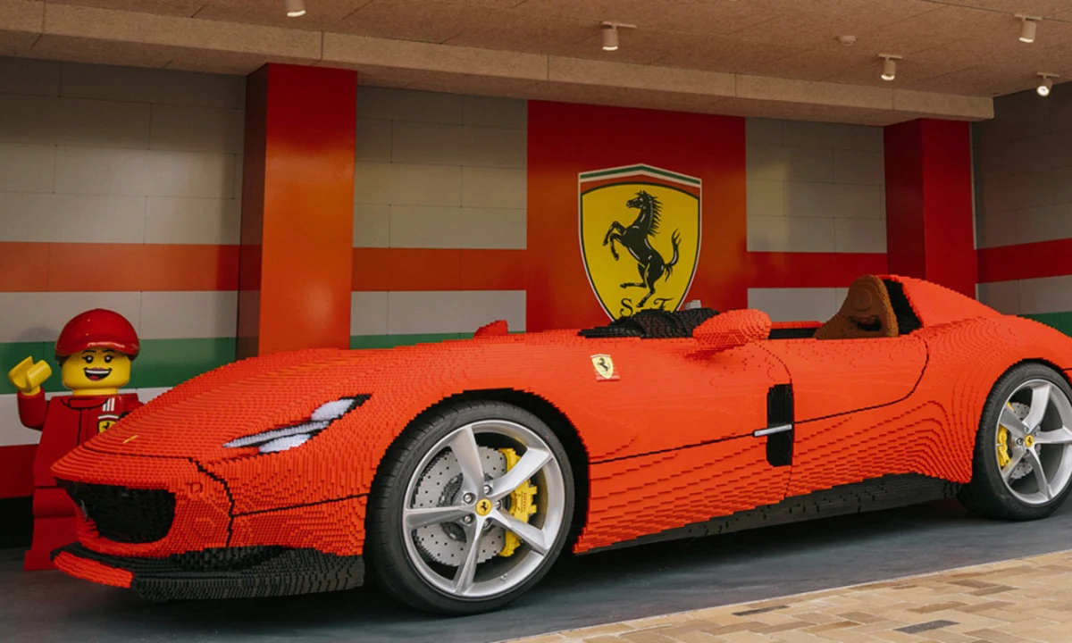 Ferrari Monza SP1 in life-size built from Lego bricks