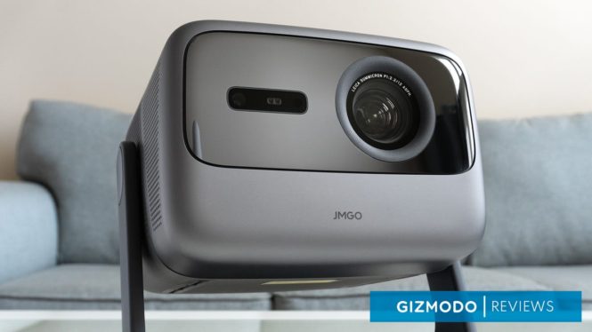 JMGO’s Ultrabright Projector is the Cheapest Way to Upgrade to a 100-Inch TV