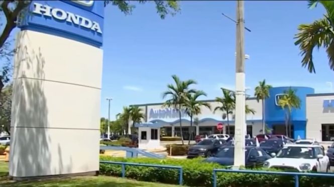 Miami dealership employee accused of taking $180,000, not delivering the cars