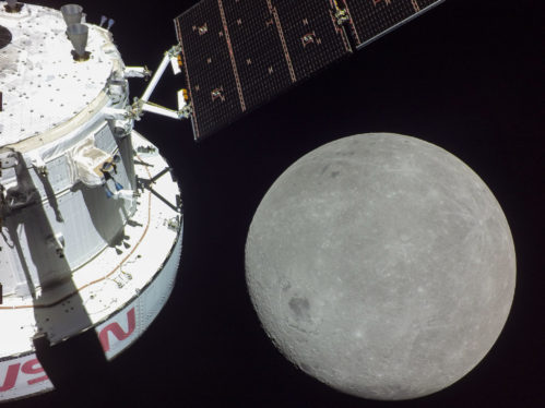 NASA Picks Jeff Bezos’ Blue Origin for Artemis Moon Mission