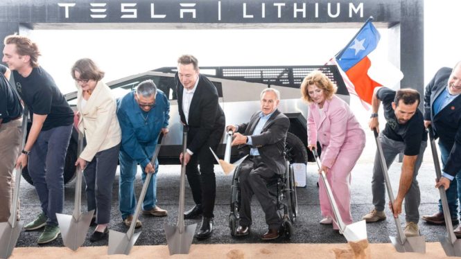 Tesla Lithium Refinery in Texas Is a First for a U.S. Automaker