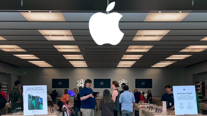 Unionized Apple Workers Say Tip Your Genius Bar-Tender