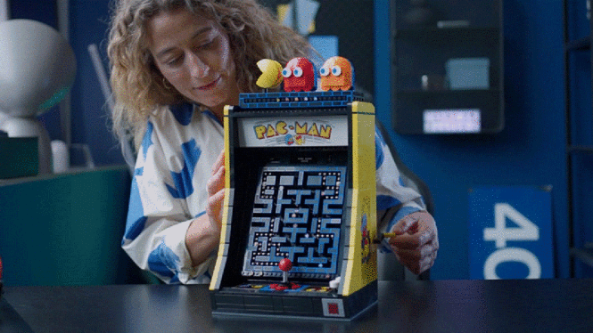 Watch Pac-Man Get Chased by Ghosts on Lego’s New Retro Arcade Cabinet