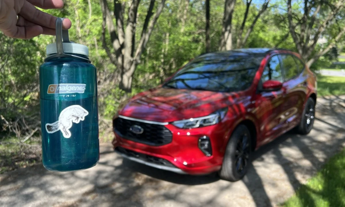 2023 Ford Escape Cupholder Mega Test: Will the Nalgene bottle fit?