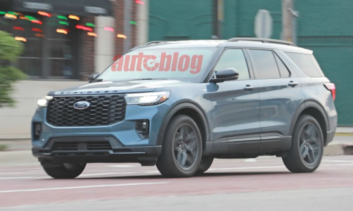 2024 Ford Explorer spy photos show SUV totally undisguised