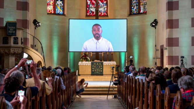 AI-powered church service in Germany draws a large crowd