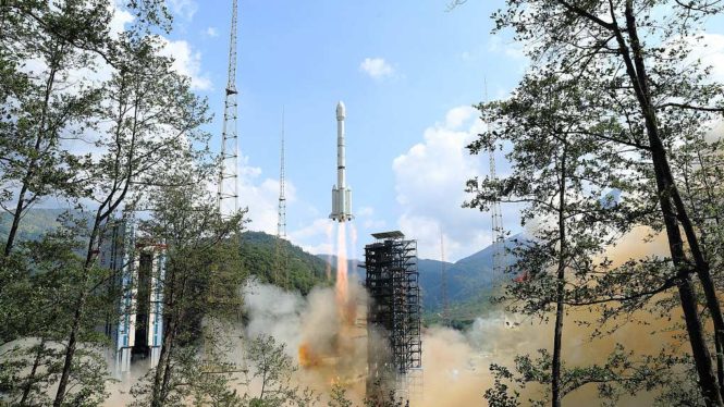China Tests Parachute System to Control Falling Rocket Boosters