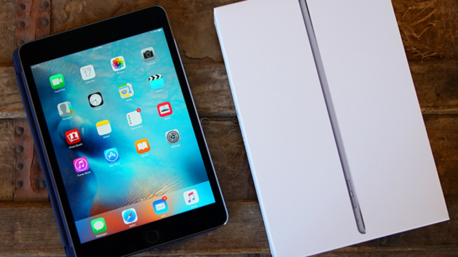 Get a refurbished iPad mini plus accessories for under $300