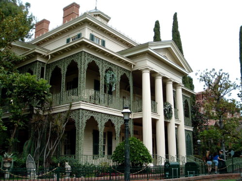 Haunted Mansion BTS Video Reveals More Iconic Ghosts & Accurate Disneyland Ride Movie