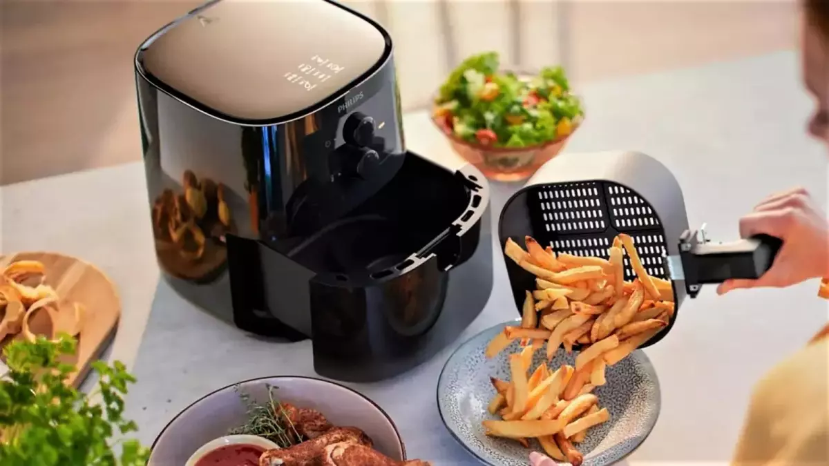 Save almost 50% off highly-rated Philips air fryers on sale at Amazon