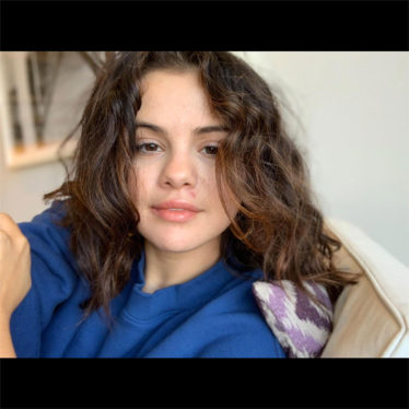 Selenators Are Absolutely Loving Selena Gomez’s Barefaced Selfies