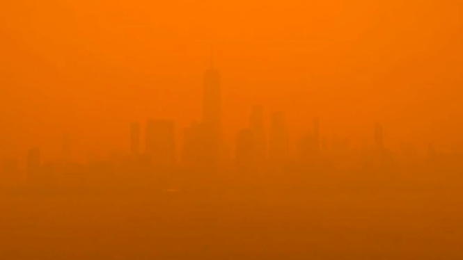 Watch the New York City Skyline Go Full Mad Max in This Wild Time Lapse