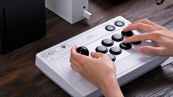 Xbox’s First Wireless Arcade Stick Arrives Just in Time For Street Fighter 6