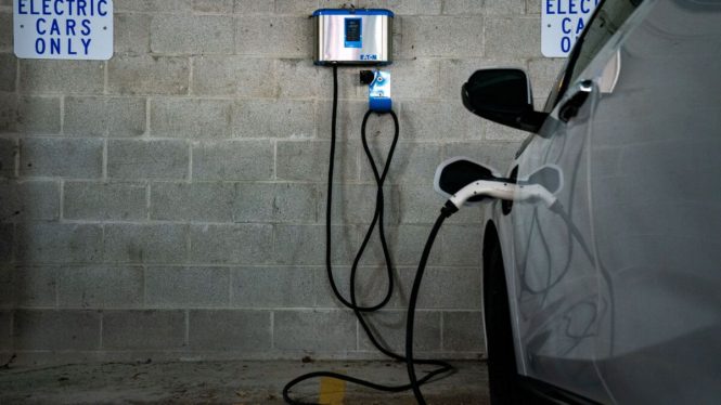 A New Job for Electric Vehicles: Powering Homes During Blackouts