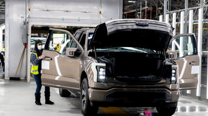 Ford Slashes Price of Electric F-150 Lightning as Demand Weakens