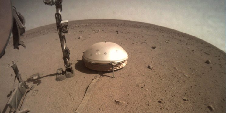 Mars has liquid guts and strange insides, InSight suggests
