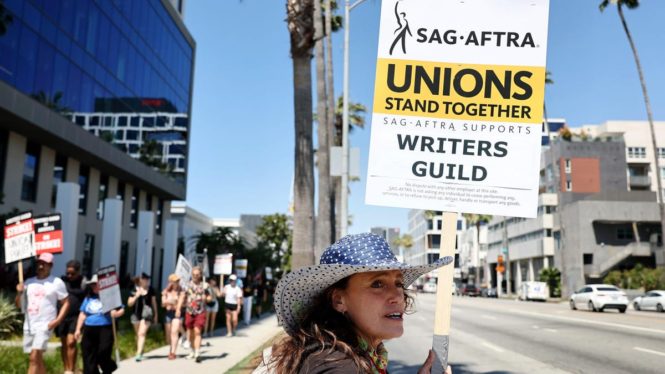 SAG-AFTRA Authorizes Actors’ Strike After a Negotiation Breakdown