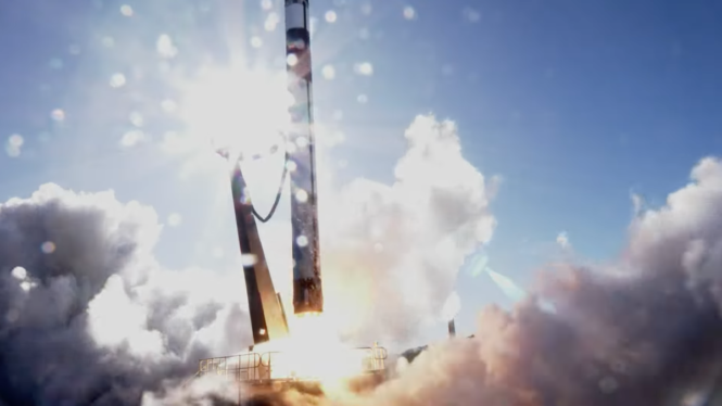 SpaceX Rival Rocket Lab Launches NASA’s First Satellite Swarm