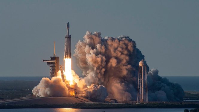 SpaceX Sets New Record With Successful Launch of Heaviest Communications Satellite