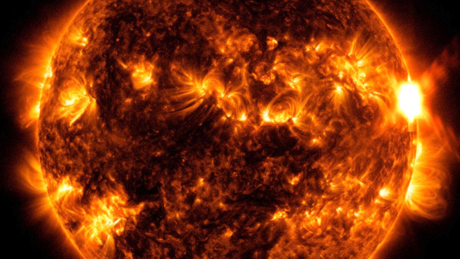 Back-to-Back Solar Flares Knock Out Radio Signals Across the US