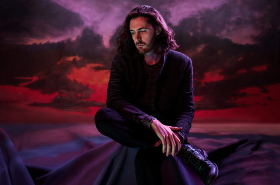 Hozier Heading for Debut U.K. No. 1 With ‘Unreal Unearth’