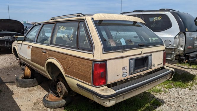 Junkyard Gem: 1986 Oldsmobile Cutlass Cruiser