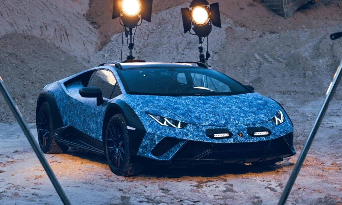 Lamborghini Huracan Sterrato Opera Unica special edition took 370 hours to paint