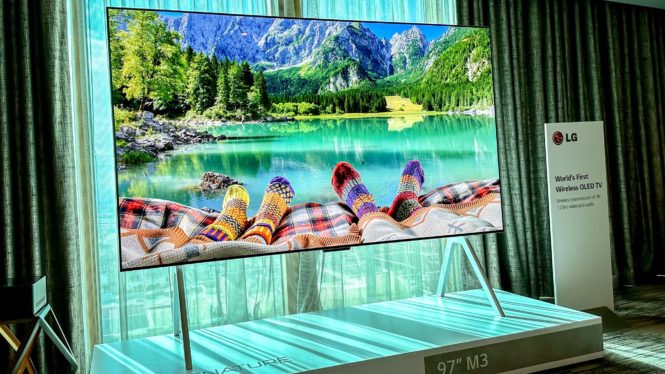 LG’s giant, wireless OLED TV gets a giant price