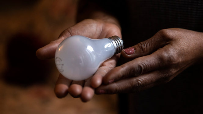 New Energy Efficiency Rules Ban Incandescent Light Bulbs: What to Know